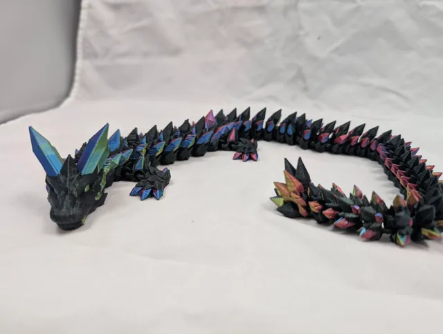 Spectogaze, a colorful 3D-printed dragon