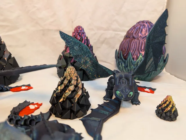 Pyraxis, a colorful 3D-printed dragon